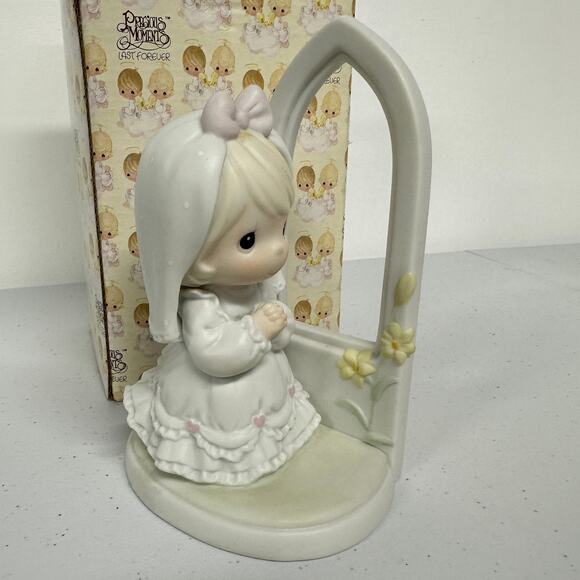 New in Box. Vintage 1992 Precious Moments MAY YOUR FUTURE BE BLESSED Figurine - Picture 2 of 6